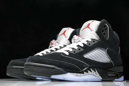 Hyperoad “Black Air Reimagined” Jordan Metallic 5 1001